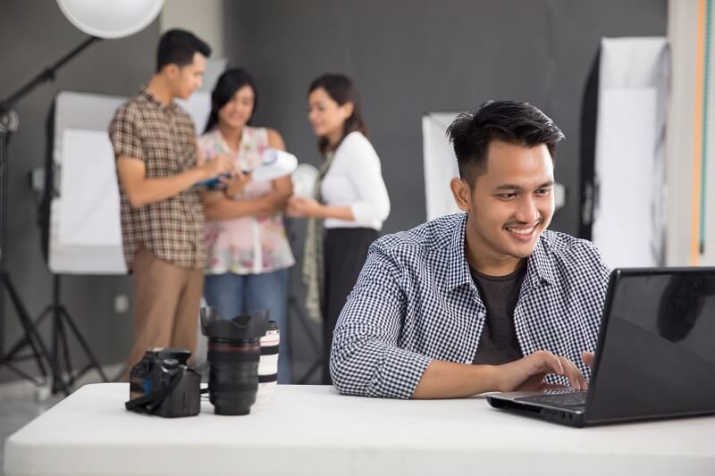 11 Jenis Kerja Part Time untuk Mahasiswa, Biar Makin Cuan! - Ruang meNYALA